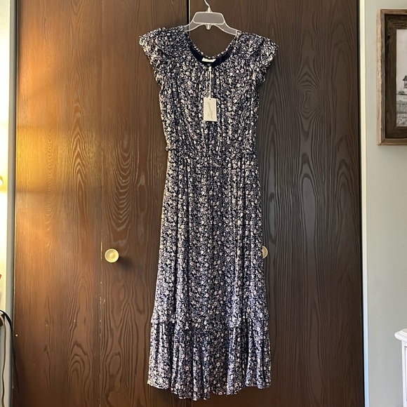 Universal Thread navy maxi dress with capped sleeves /ruffles. Size Medium. NWT - Picture 1 of 11